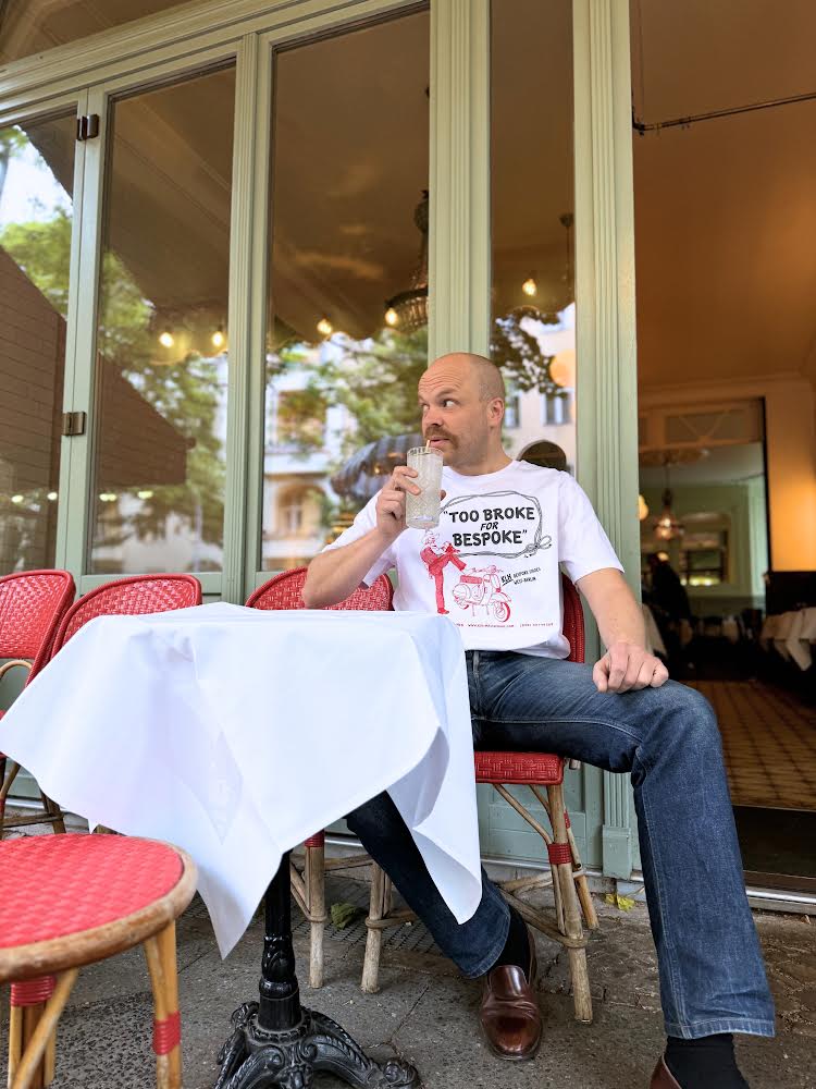Team T-Shirt „Too broke“