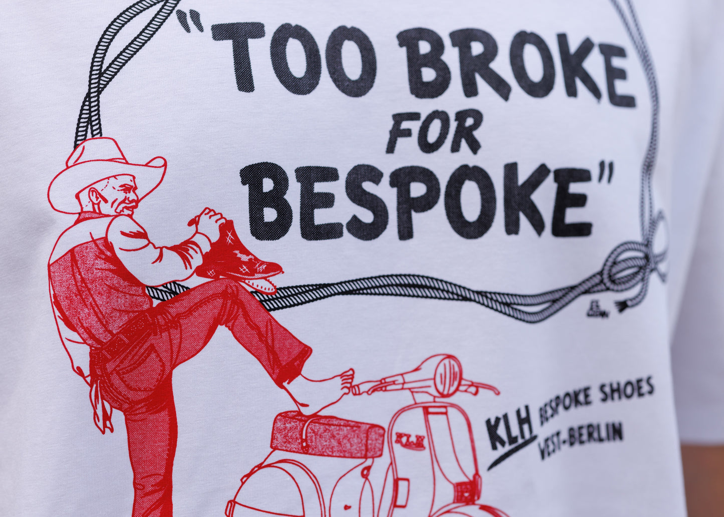 T-Shirt „Too broke for bespoke“